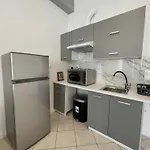 Grey House Δίδυμα